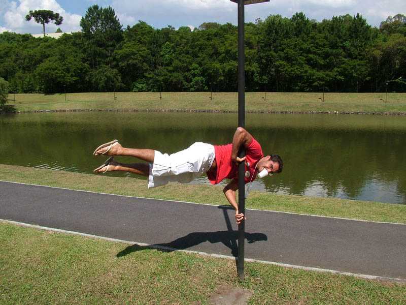 Dulcetti Fazendo um Flag