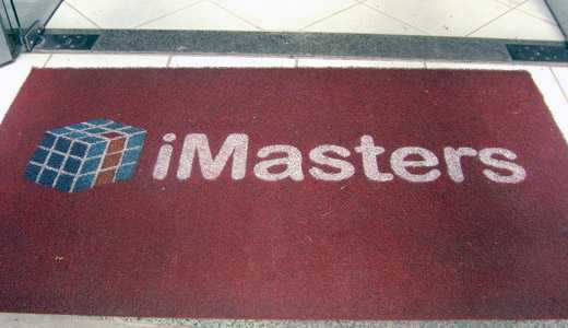 Entrada do BlogCamp ES com o tapete do iMasters Entrada do BlogCamp ES com o tapete do iMasters